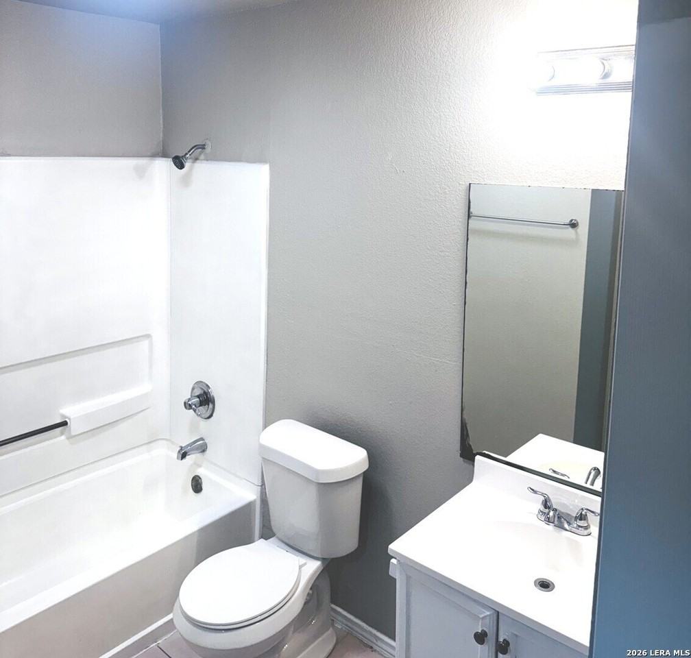 433 Amires Pl #1 - Photo 2 of 12