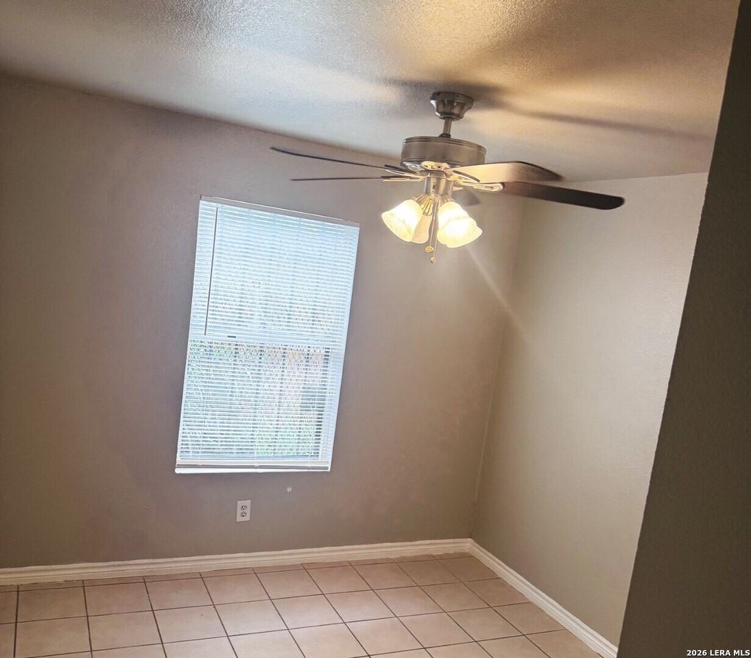 433 Amires Pl #1 - Photo 3 of 12