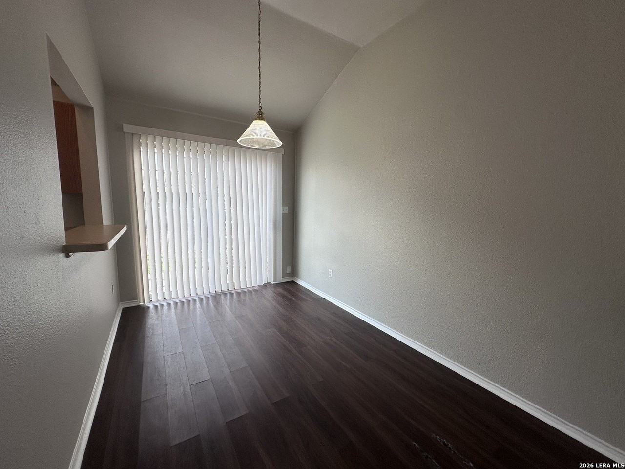 3042 Pine Valley Dr - Photo 4 of 11