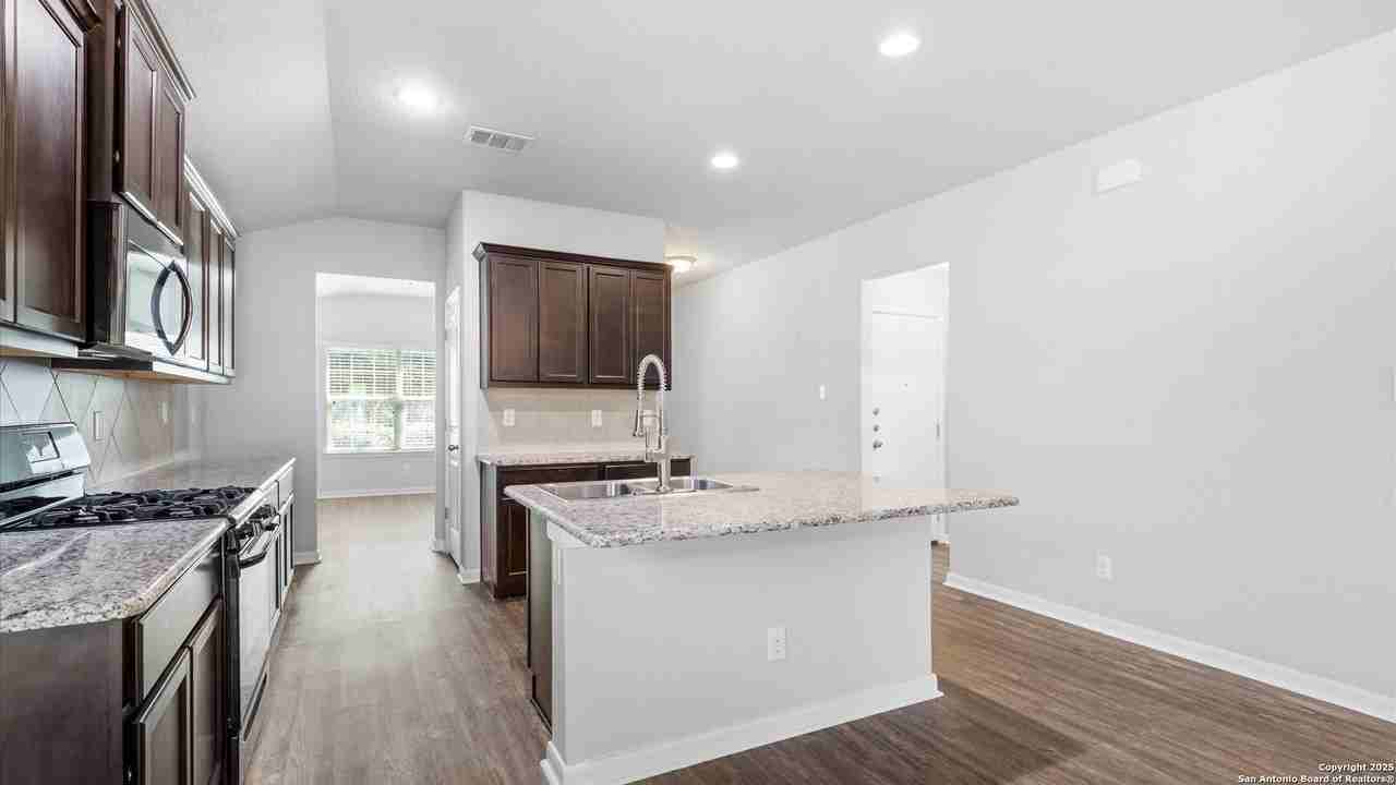 2649 Mccrae - Photo 2 of 21
