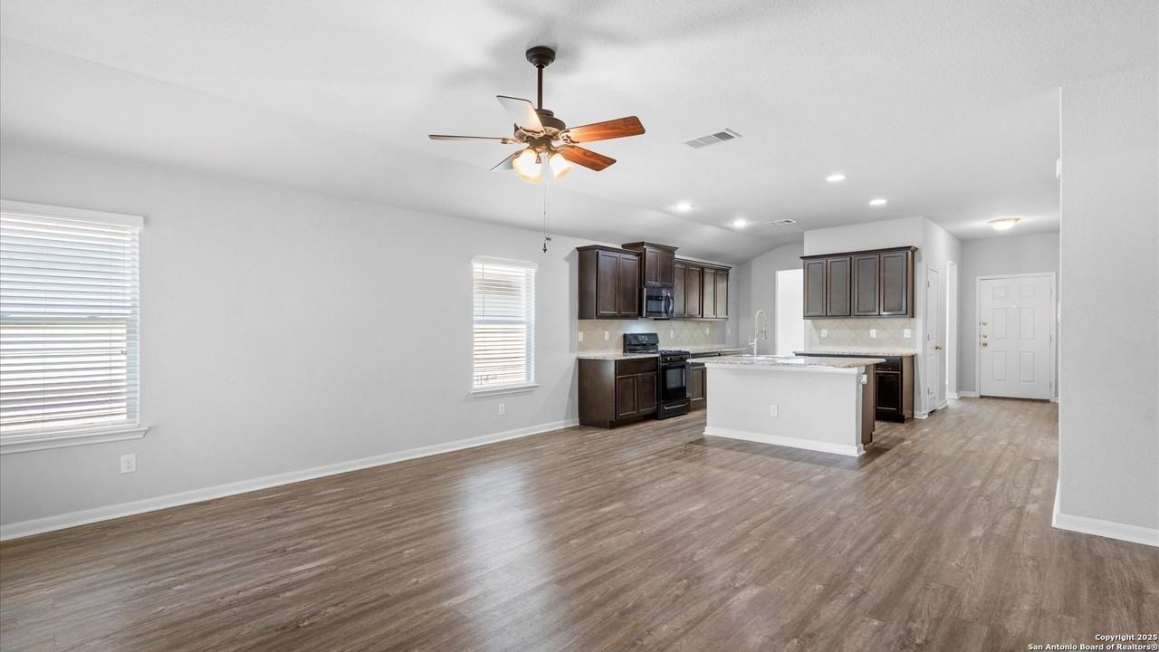 2649 Mccrae - Photo 4 of 21