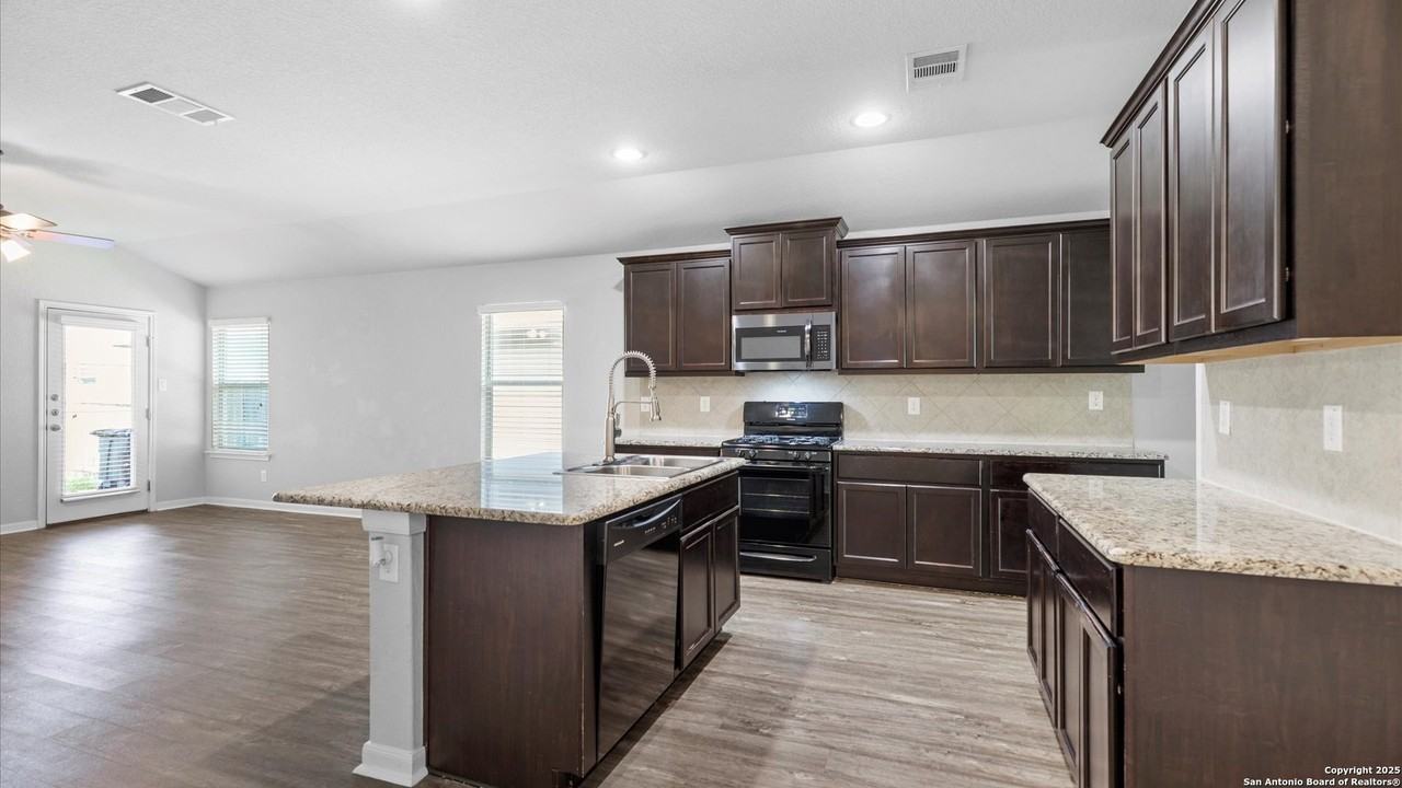 2649 Mccrae - Photo 6 of 21