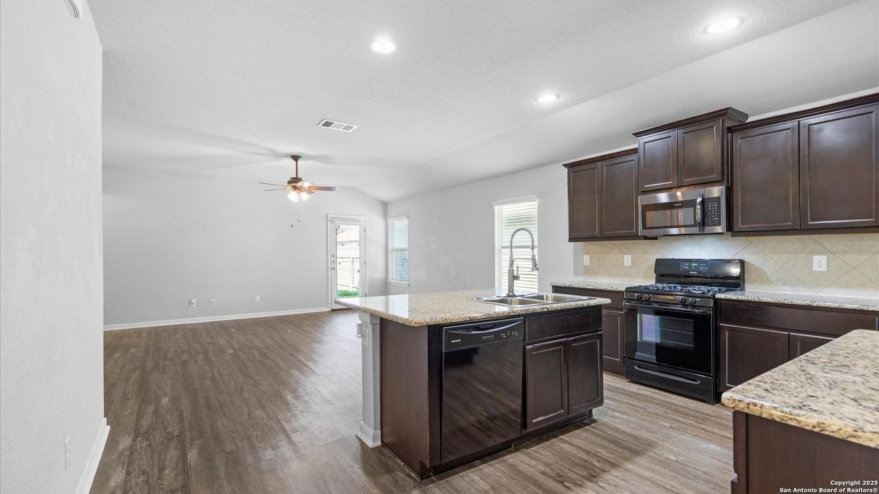 2649 Mccrae - Photo 7 of 21