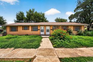 208 Bexar Dr - Photo 1 of 1