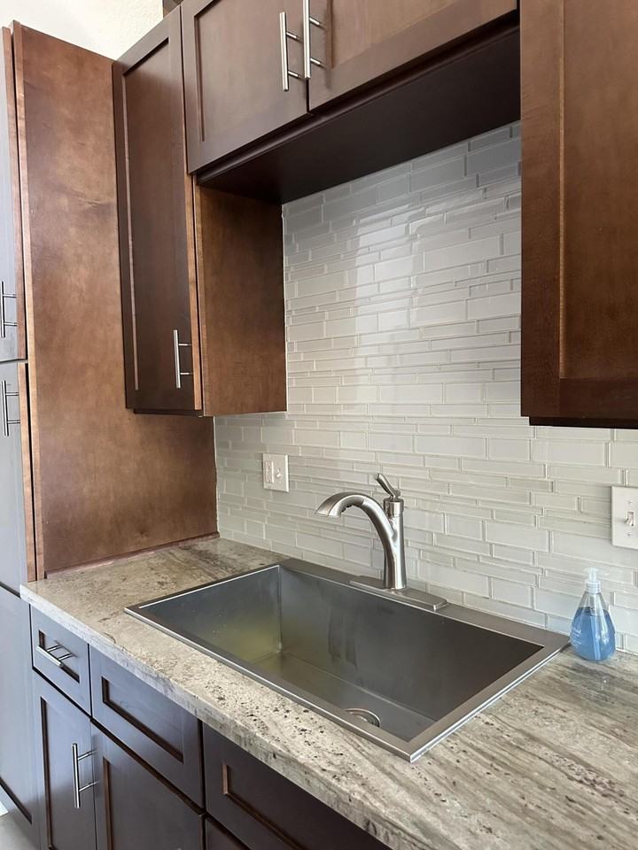 166 Kingston Ave #C - Photo 7 of 10