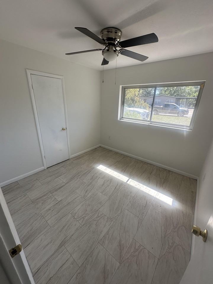 1213 Roger Babson Rd #1 - Photo 7 of 20