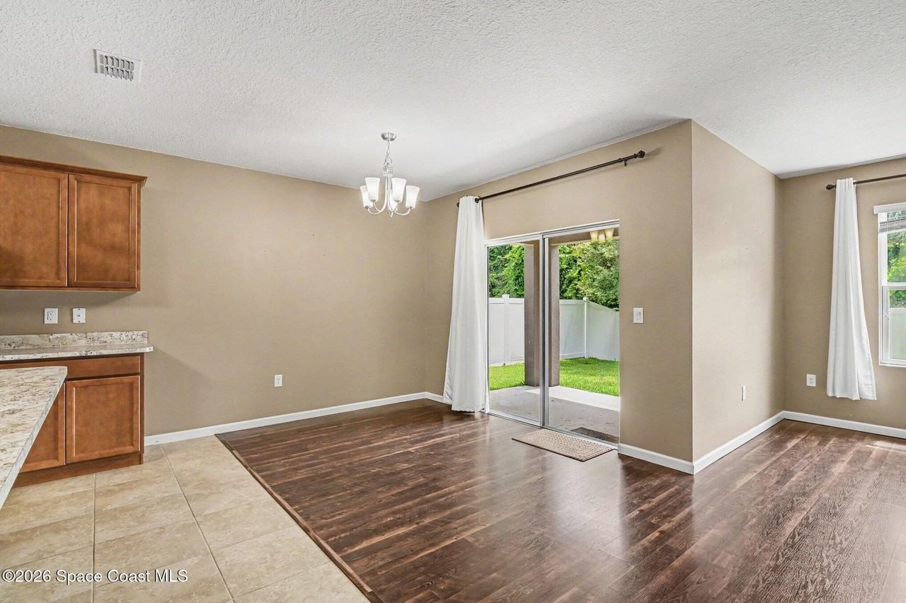 2650 Falcon Ln - Photo 3 of 14