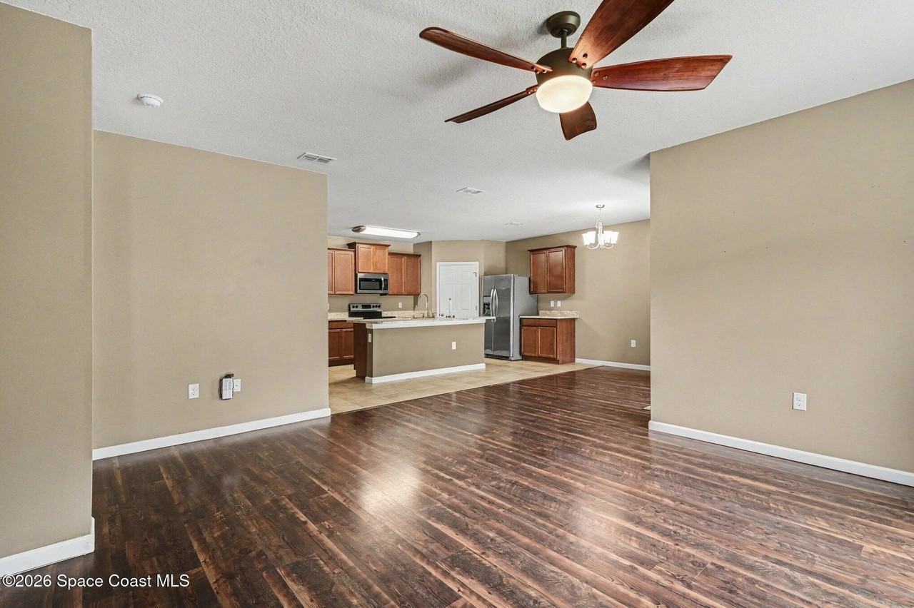 2650 Falcon Ln - Photo 4 of 14