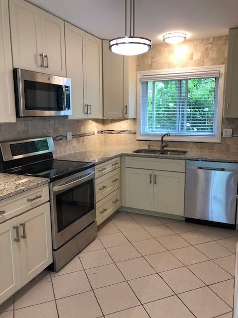 B11 Stonehedge Dr #B11 - Photo 5 of 32