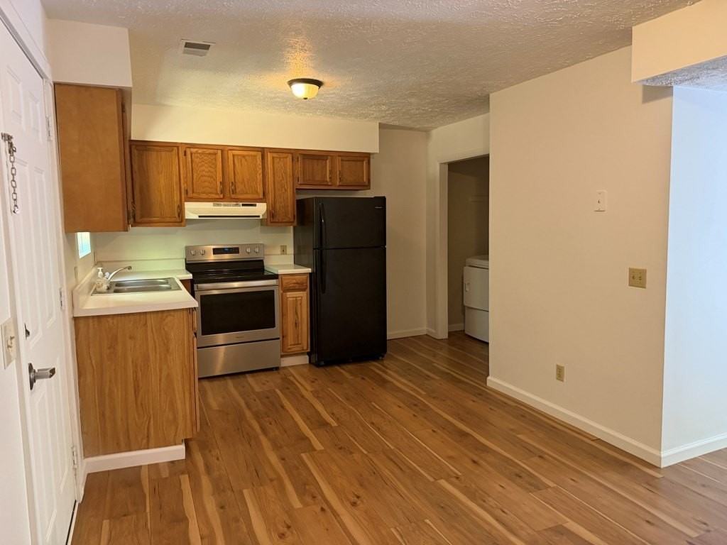 2491 Wardell Rd - Photo 2 of 8
