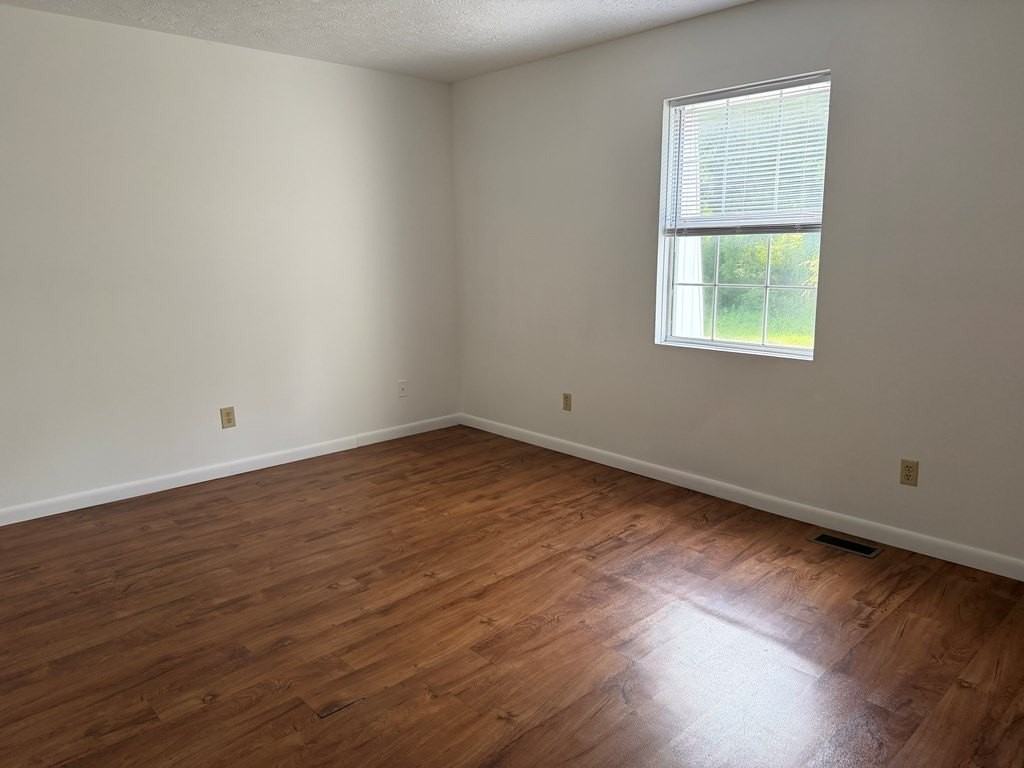 2491 Wardell Rd - Photo 6 of 8