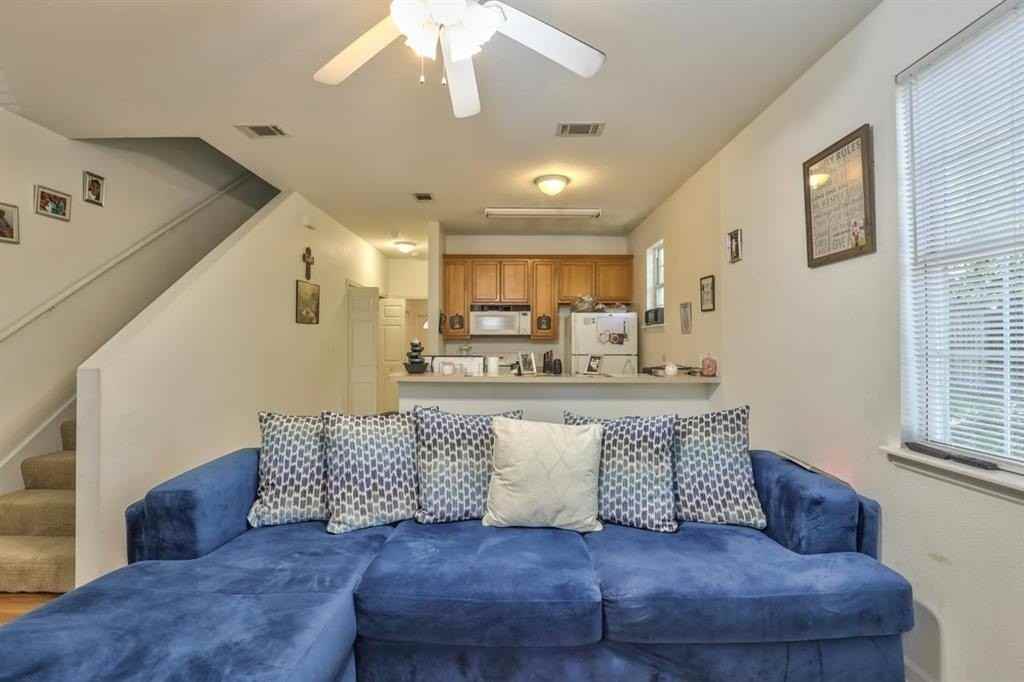 924 Ashburn Dr #2 - Photo 6 of 24