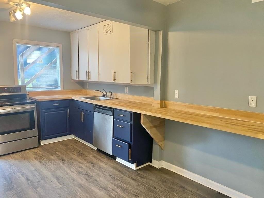 324 E Pershing St - Photo 7 of 14
