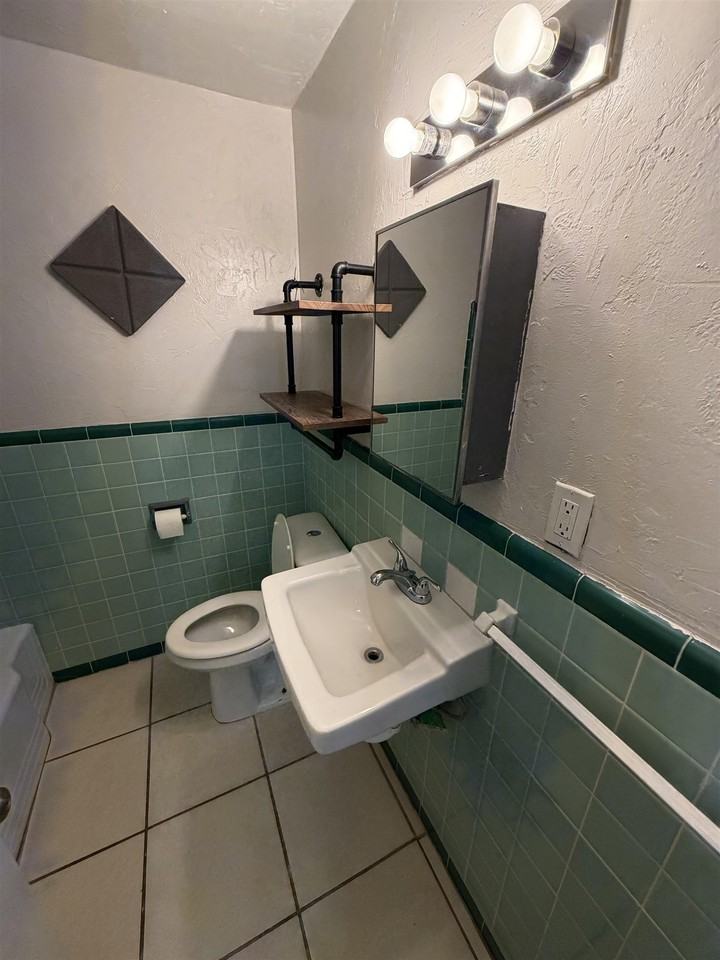 318 E Pershing St - Photo 6 of 13