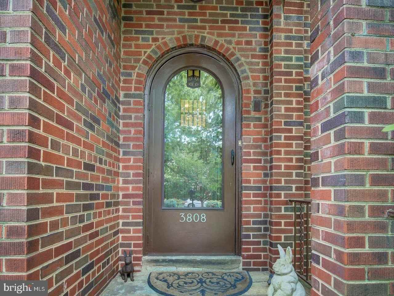 3808 Cathedral Ave Nw - Photo 5 of 50
