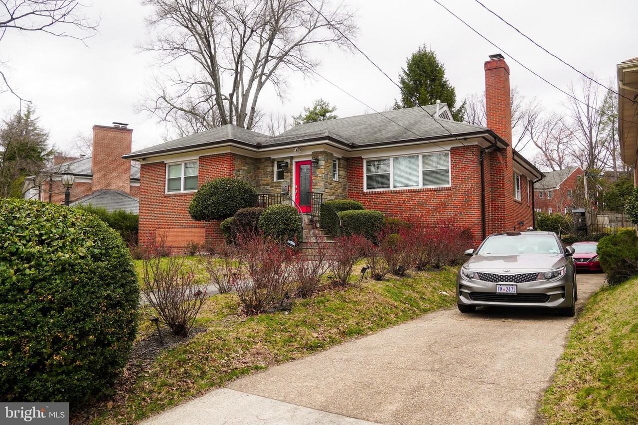 1633 Kalmia Rd Nw - Photo 2 of 19