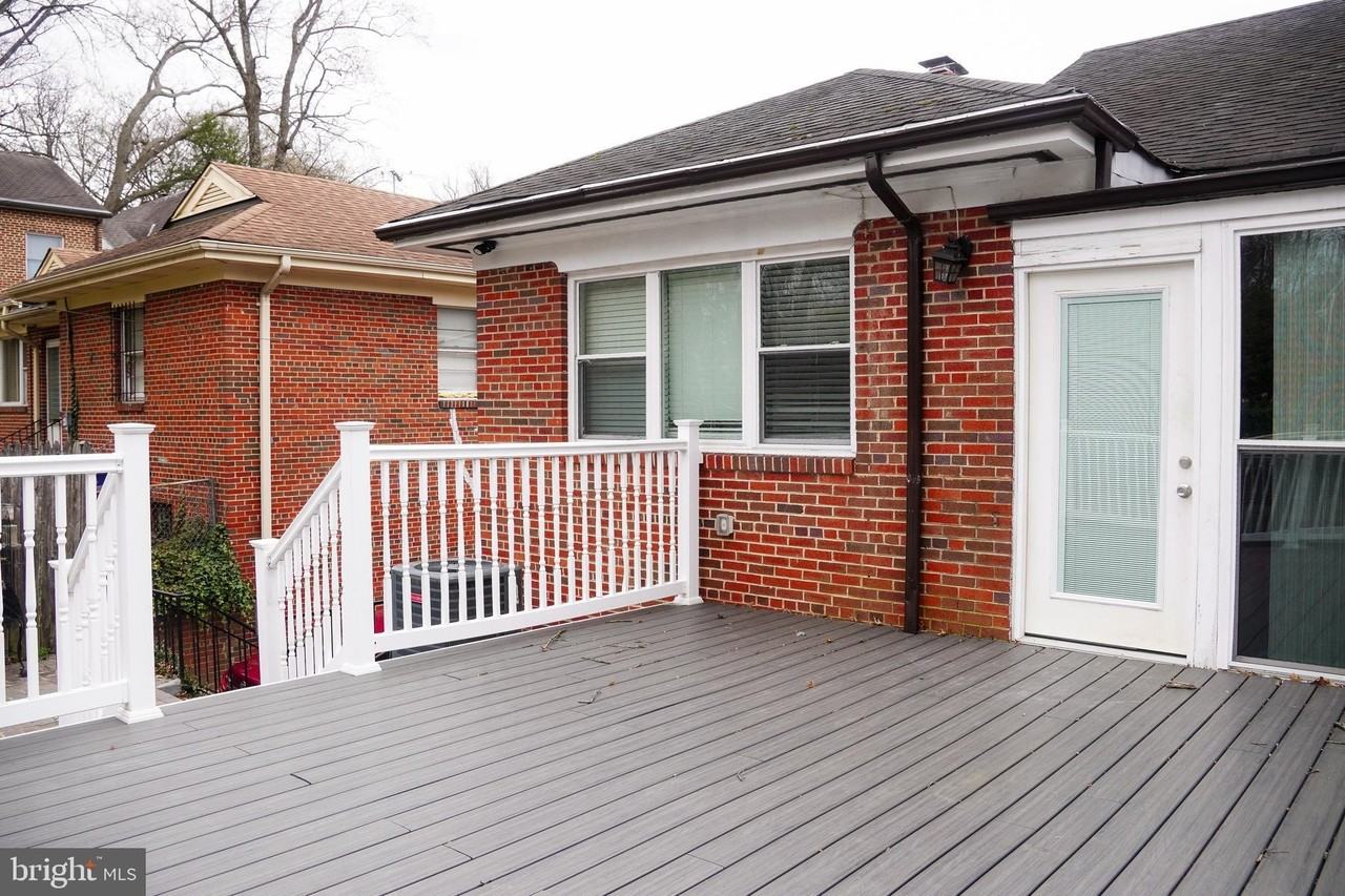 1633 Kalmia Rd Nw - Photo 5 of 19