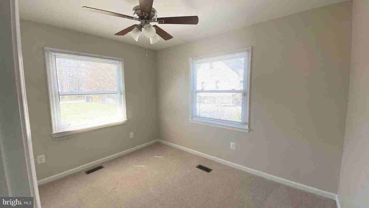7625 Post Rd - Photo 5 of 15