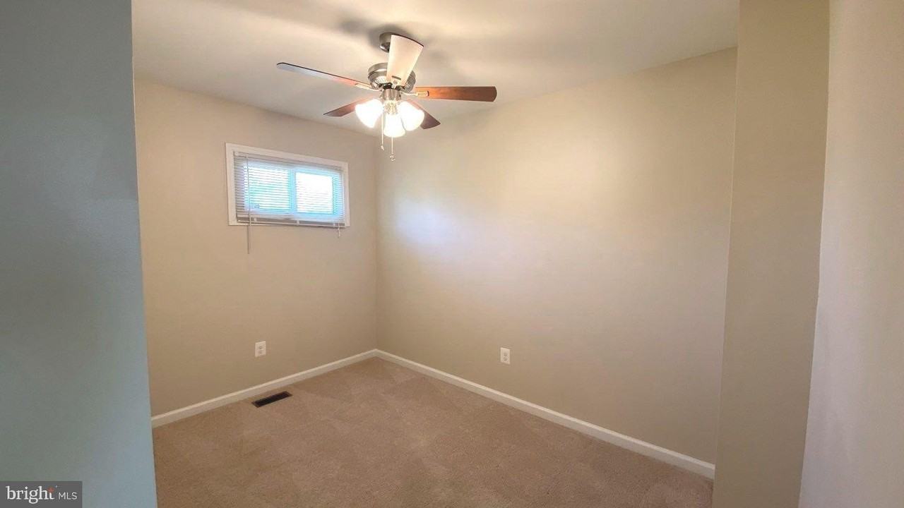 7625 Post Rd - Photo 6 of 15