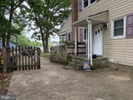 featured image of 7802 Jeff Mar Dr