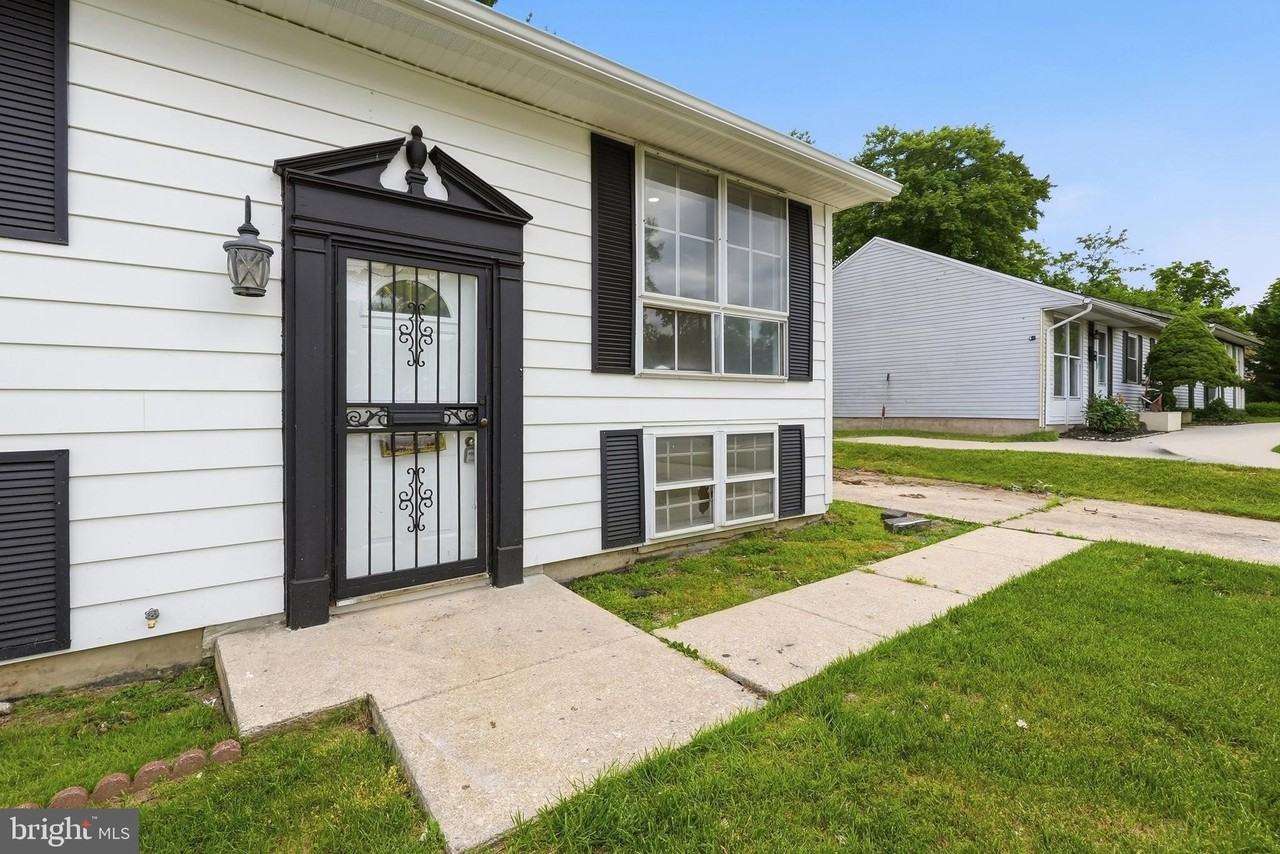 6741 Kincheloe Ave - Photo 4 of 42