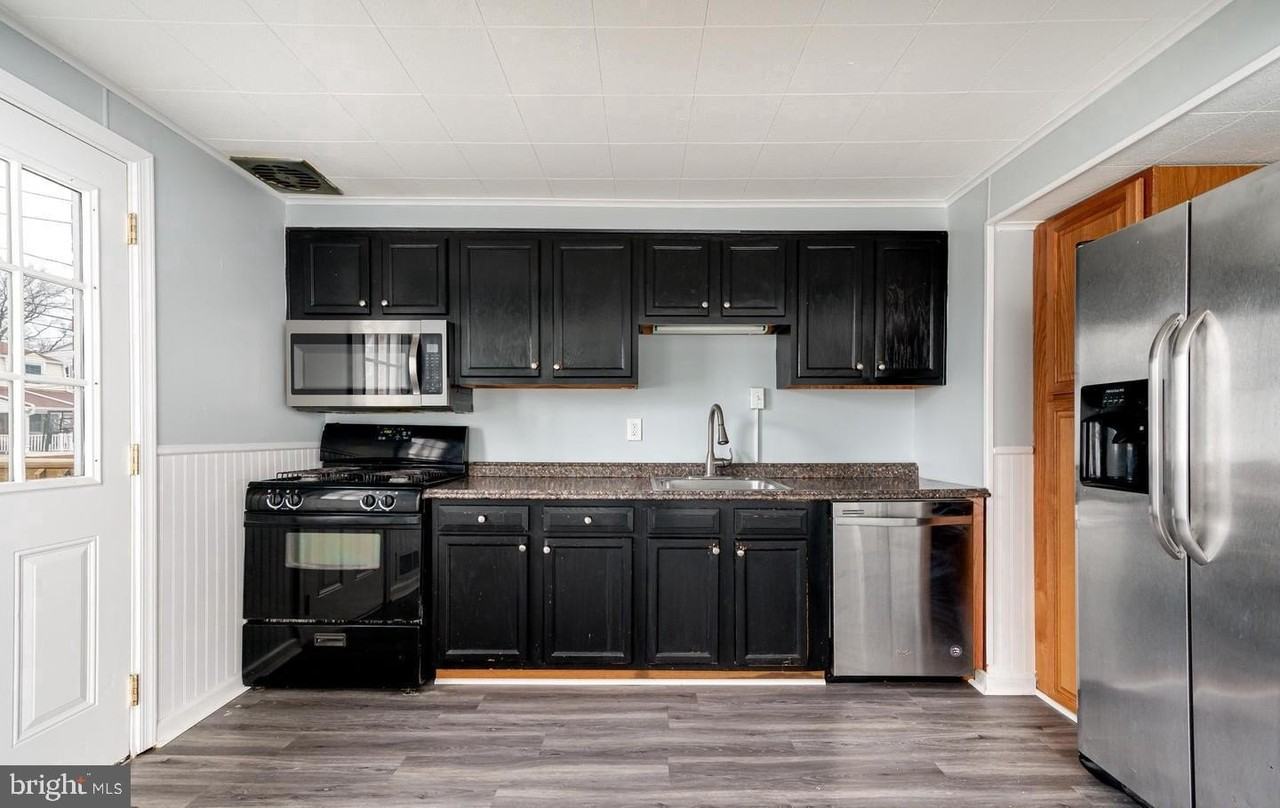 2020 Dineen Dr - Photo 2 of 29