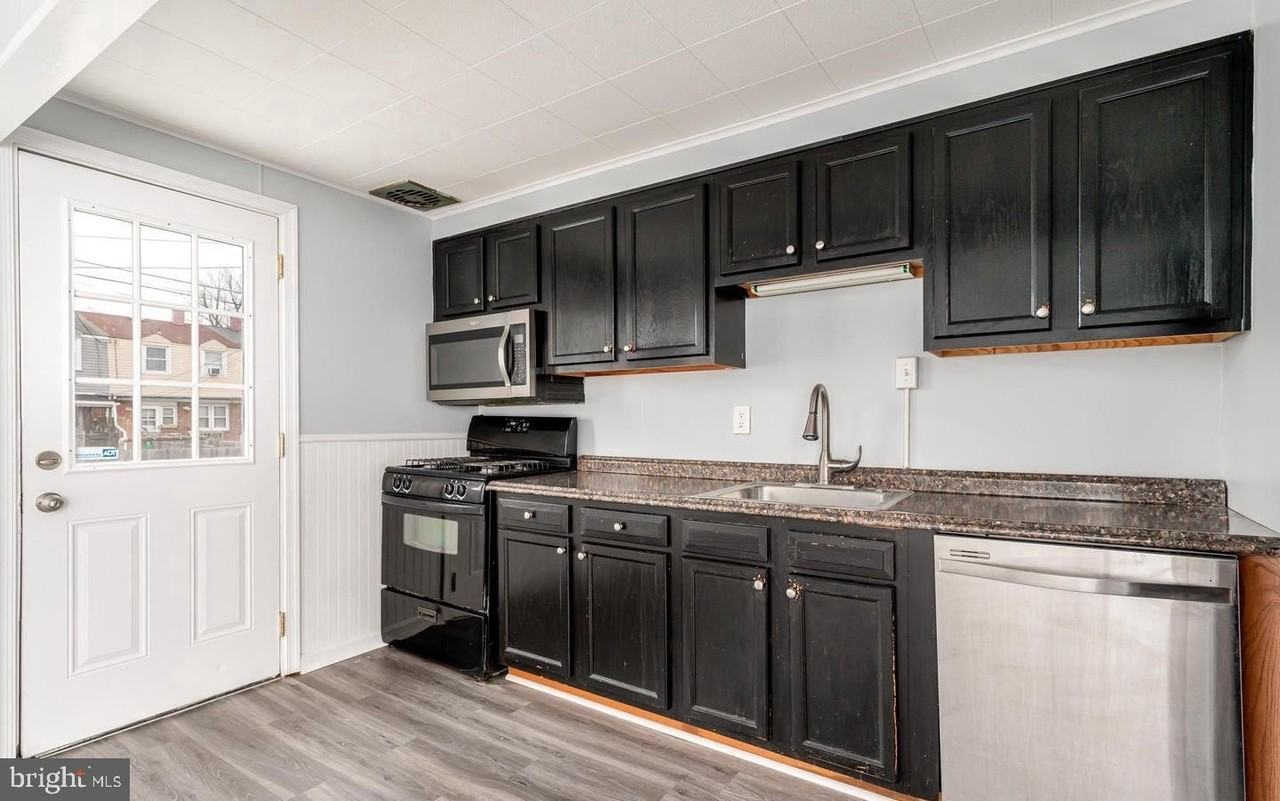 2020 Dineen Dr - Photo 3 of 29