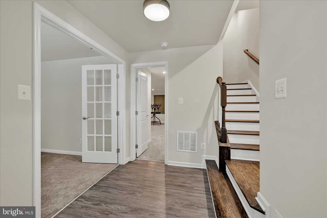 10 Laurel Gate Ct - Photo 2 of 28
