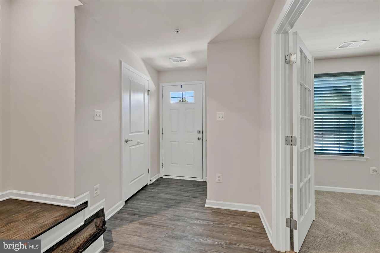 10 Laurel Gate Ct - Photo 3 of 28