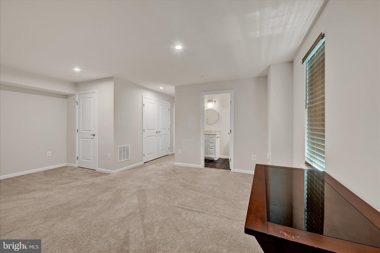 10 Laurel Gate Ct - Photo 7 of 28