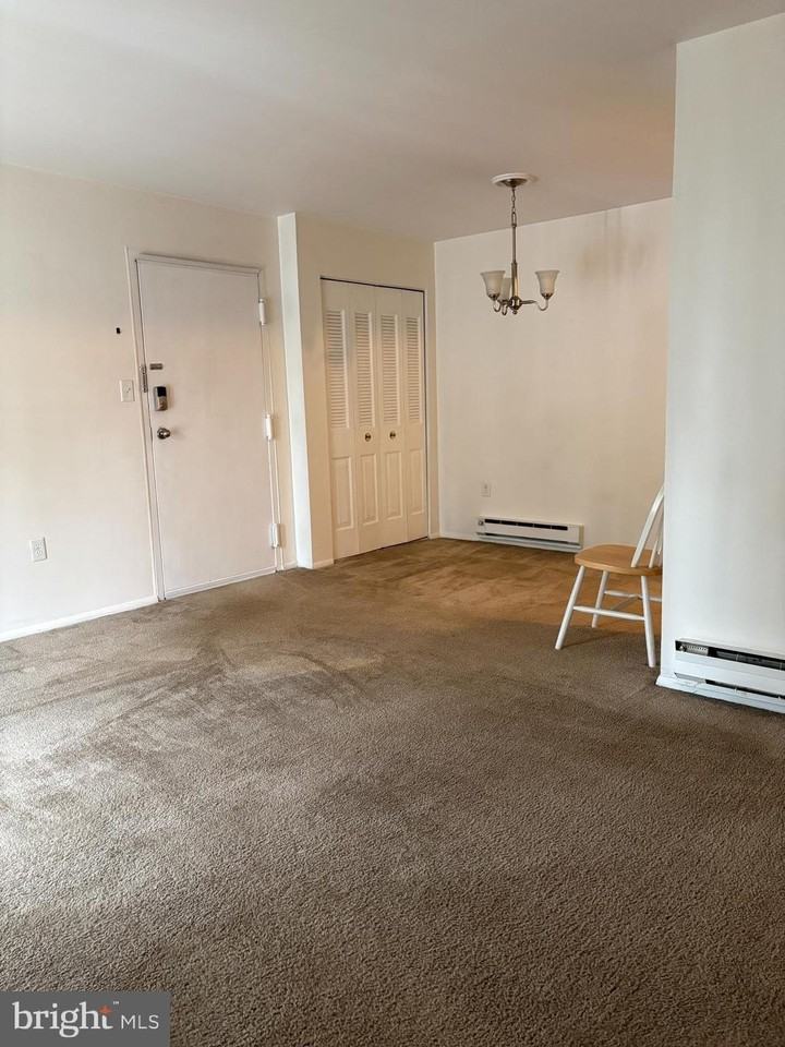 327 Saint Marys Ave #7H - Photo 3 of 9