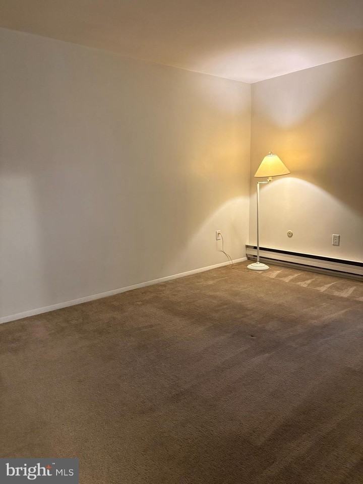 327 Saint Marys Ave #7H - Photo 5 of 9