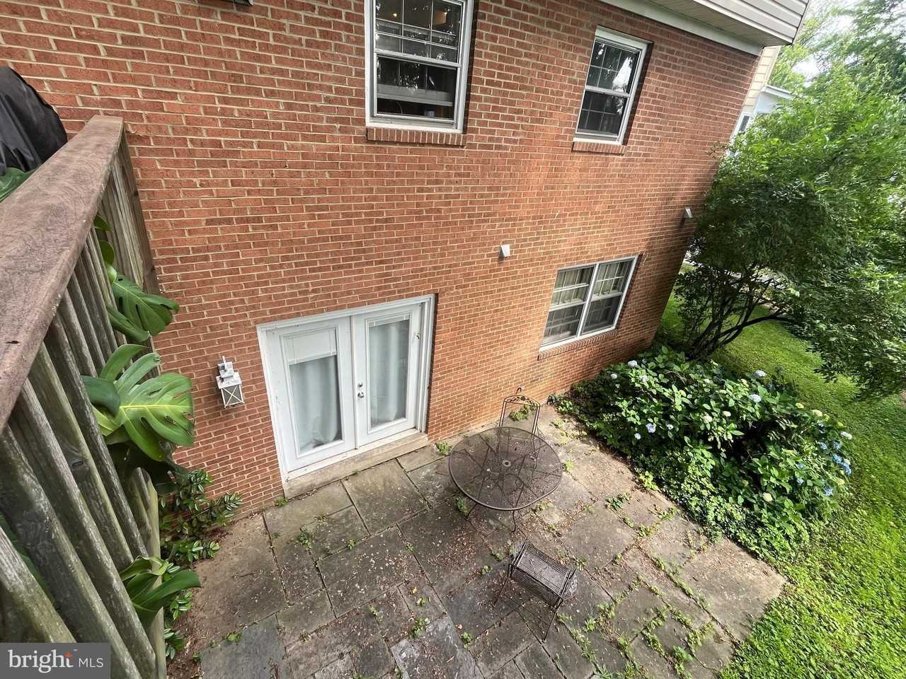 5310 Danbury Rd - Photo 4 of 11