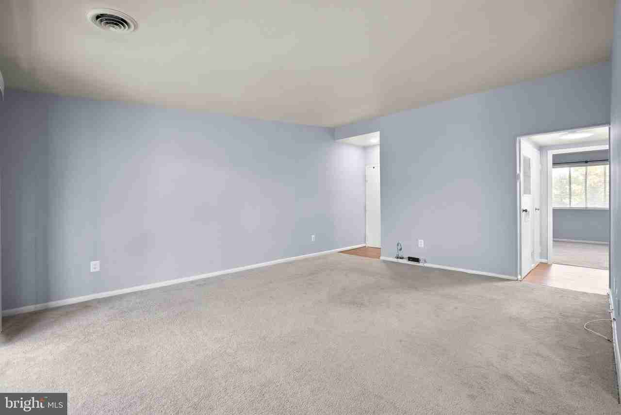 10320 Rockville Pike #401 - Photo 6 of 31