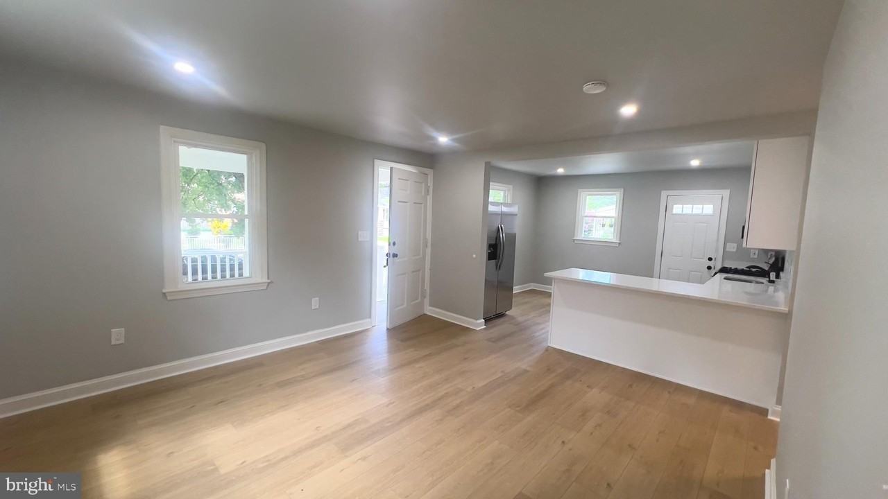4505 38th St - Photo 5 of 6