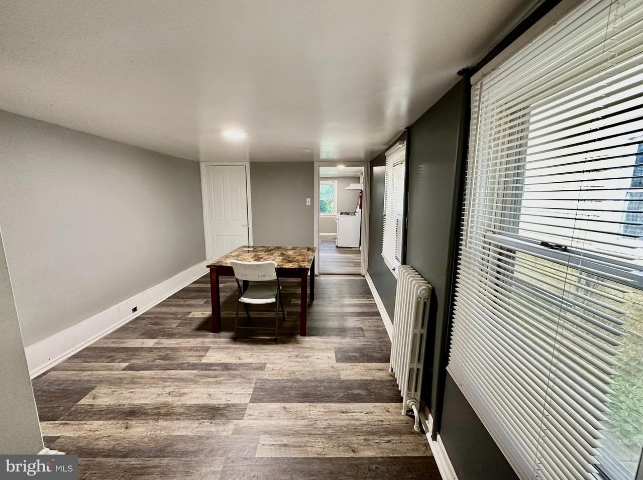 405 Lawrence St - Photo 4 of 15
