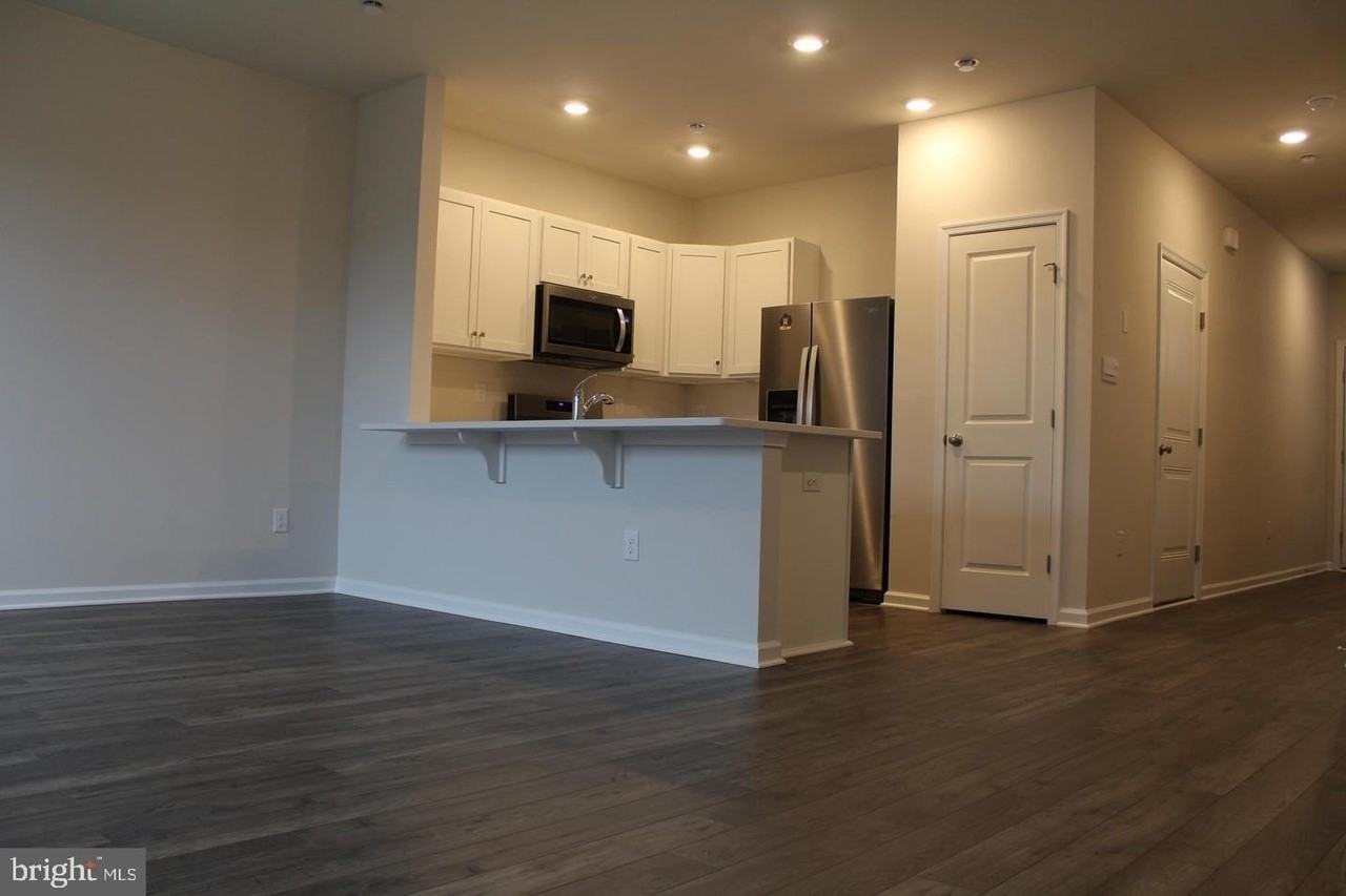 157 Mazzeo Dr - Photo 4 of 14