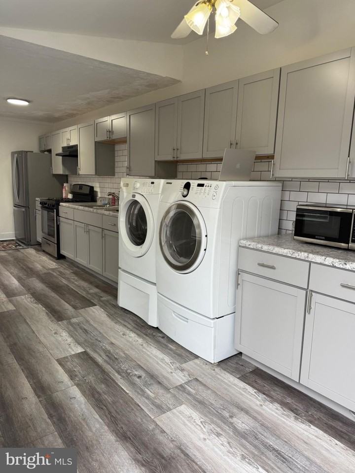837 Locust St - Photo 5 of 15