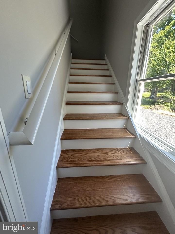 135 W Maple Ave #2ndFL - Photo 3 of 15