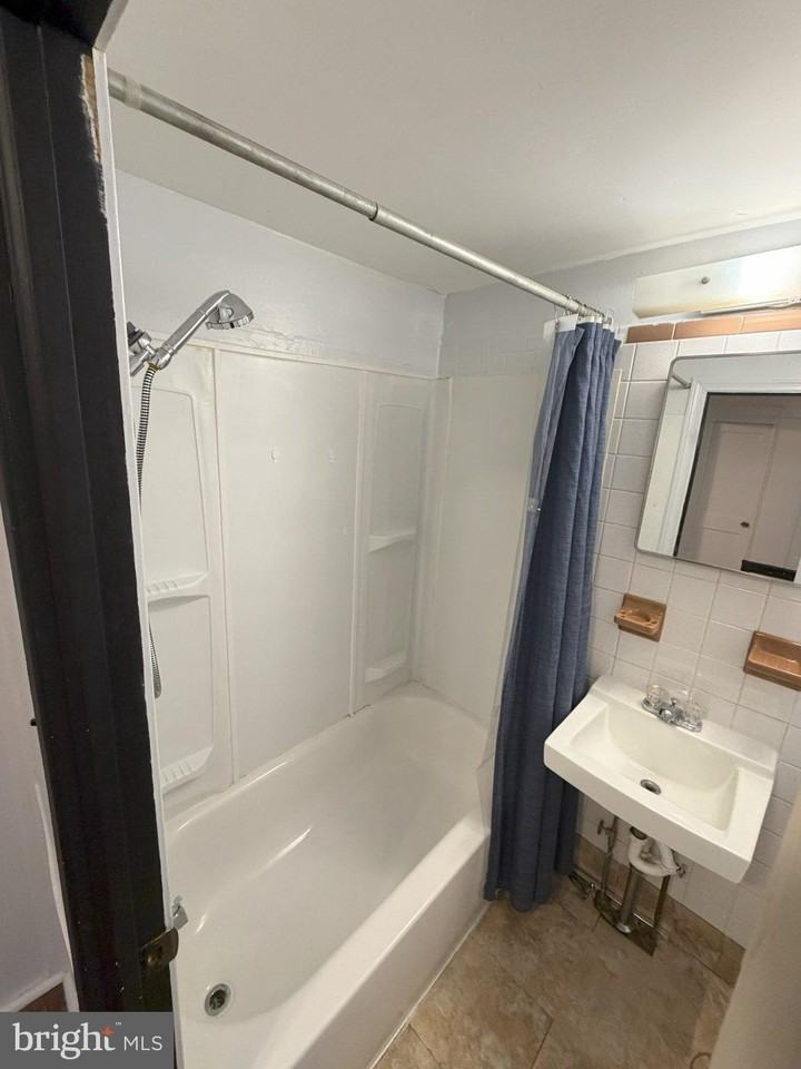 225 Wood St #1 - Photo 7 of 14