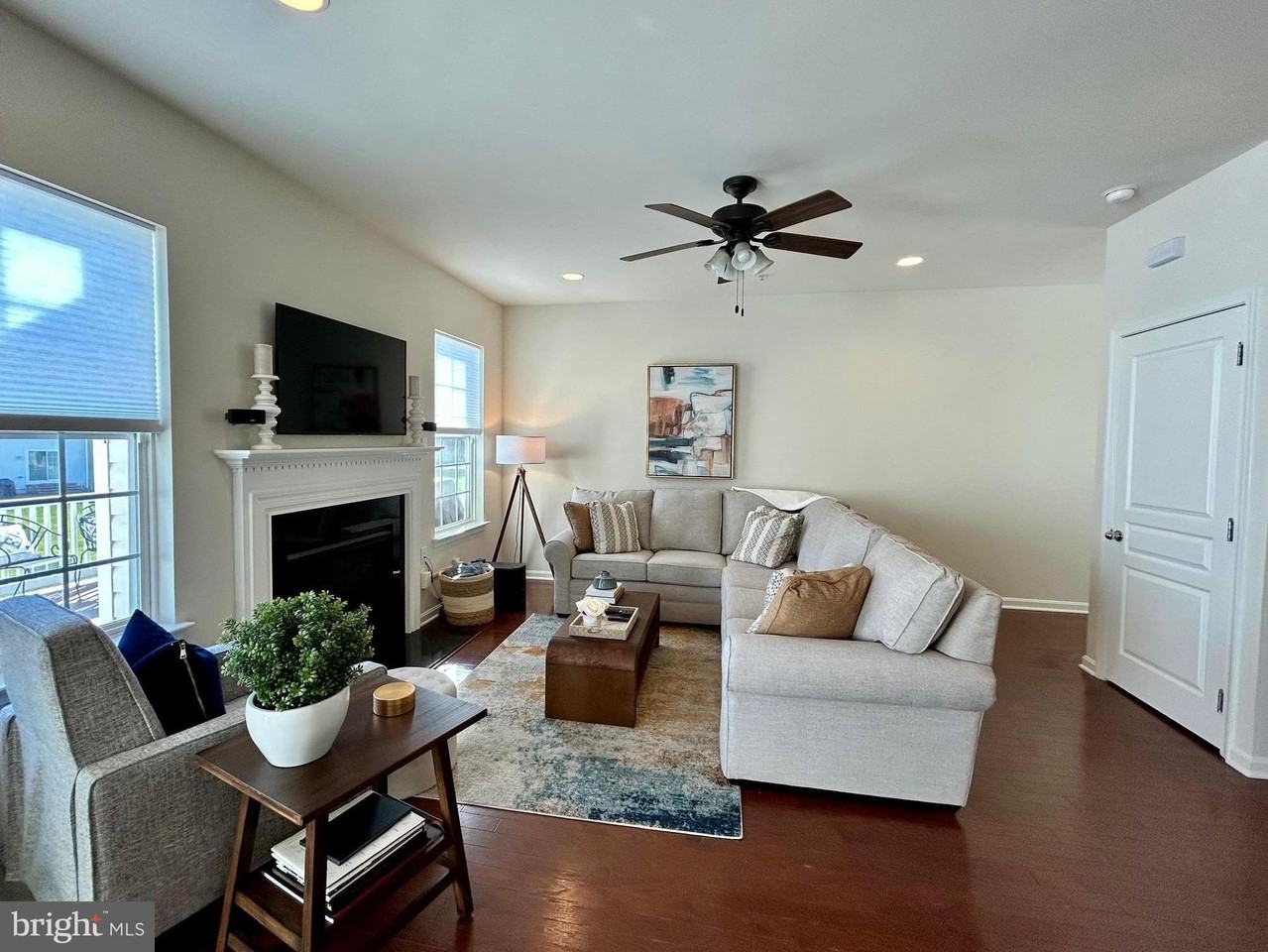 38 Clement Ct - Photo 3 of 22