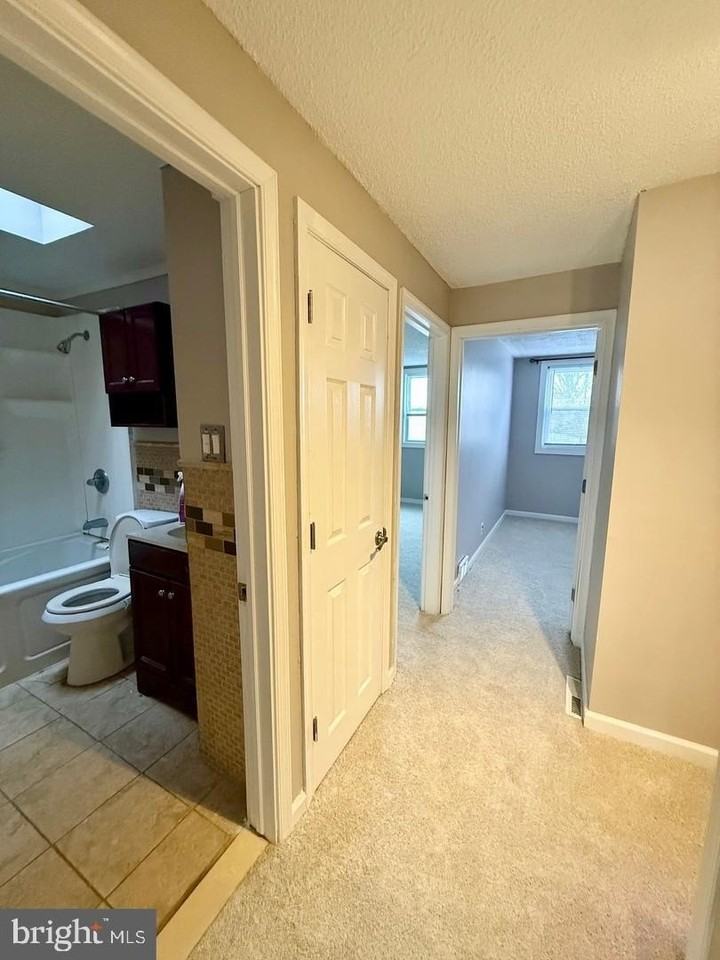 1074 N Academy Ave - Photo 5 of 14