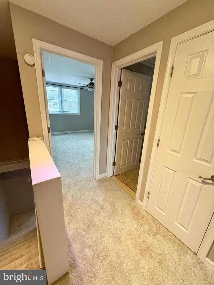 1074 N Academy Ave - Photo 6 of 14
