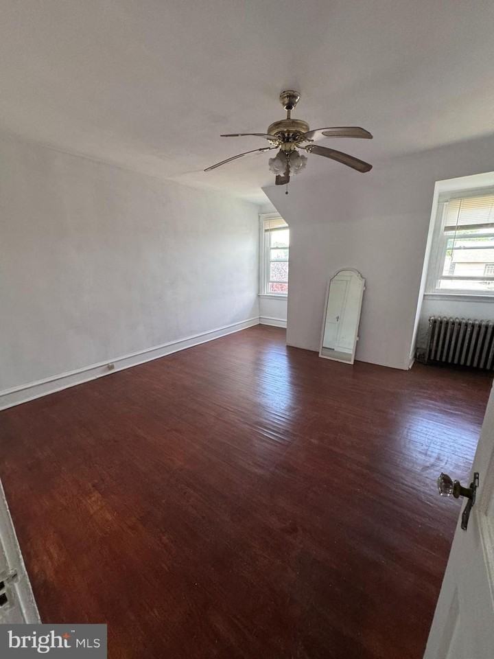 249 N Linden Ave - Photo 6 of 7