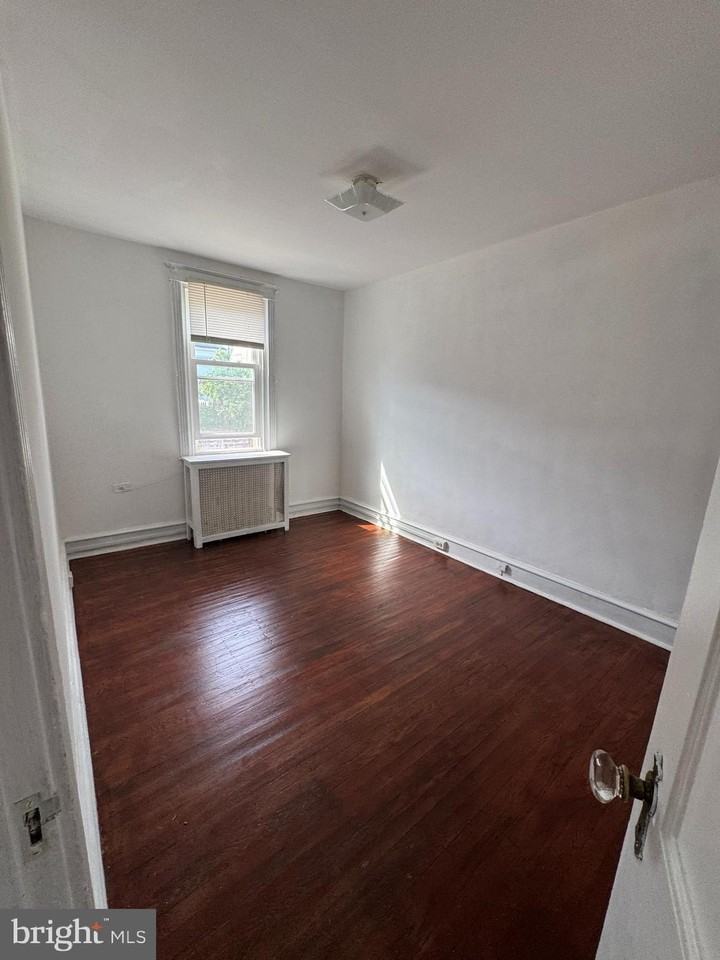 249 N Linden Ave - Photo 7 of 7