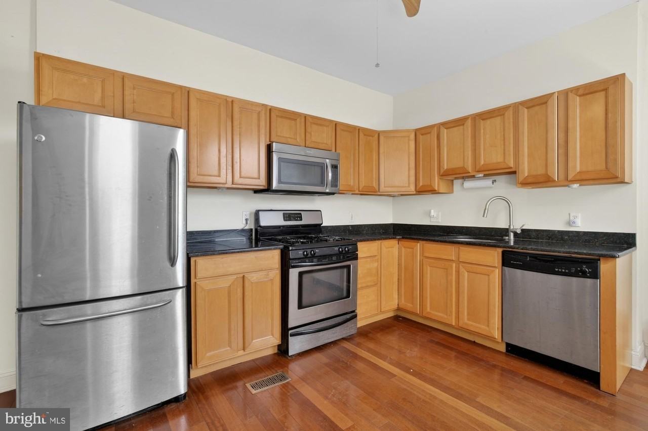 219 Hermitage St - Photo 7 of 37