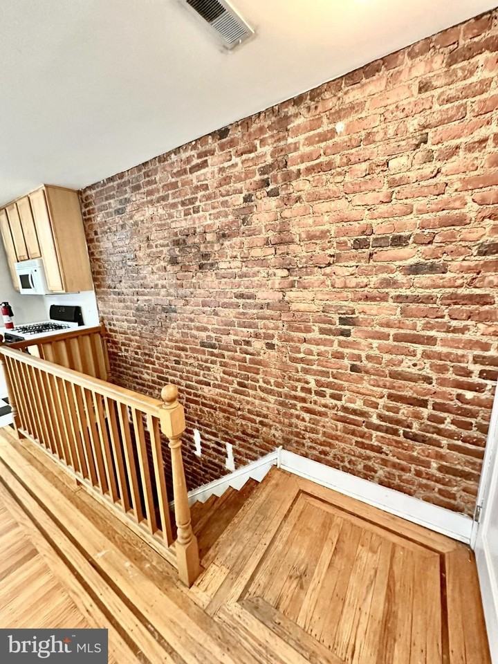 506 W Coulter St #3 - Photo 2 of 12