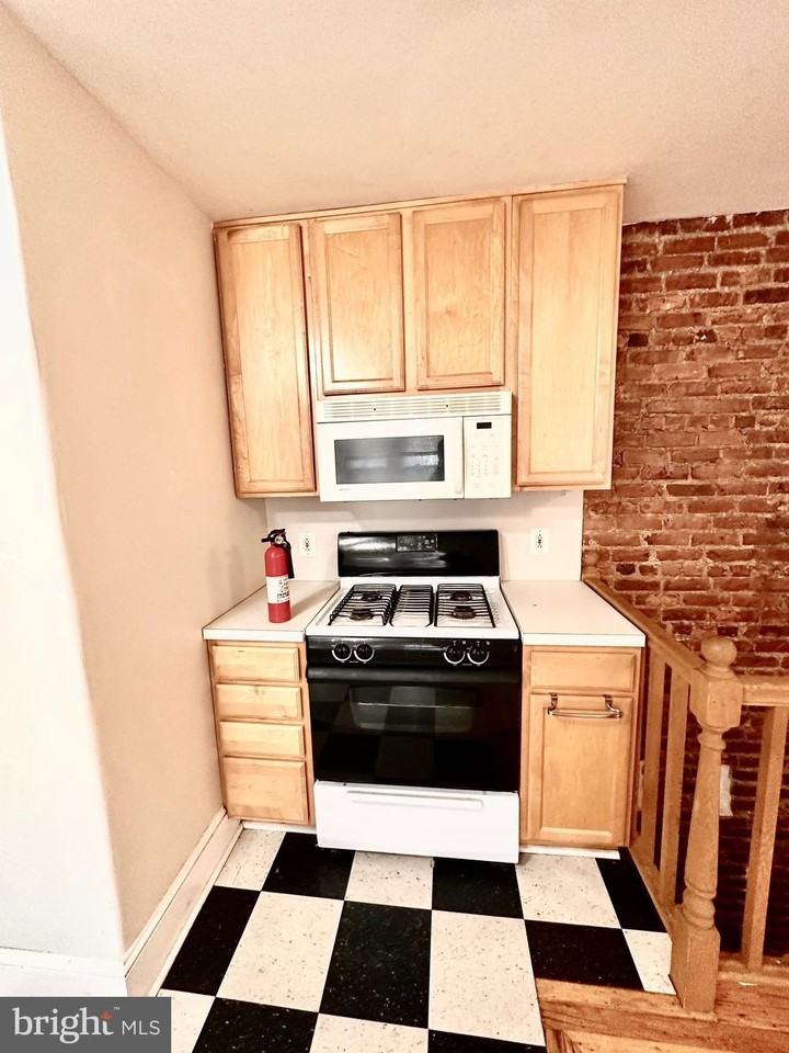 506 W Coulter St #3 - Photo 7 of 12