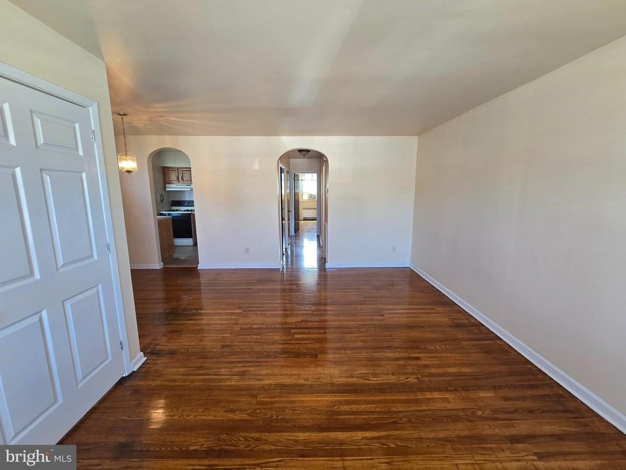 162 W Cheltenham Ave - Photo 4 of 10