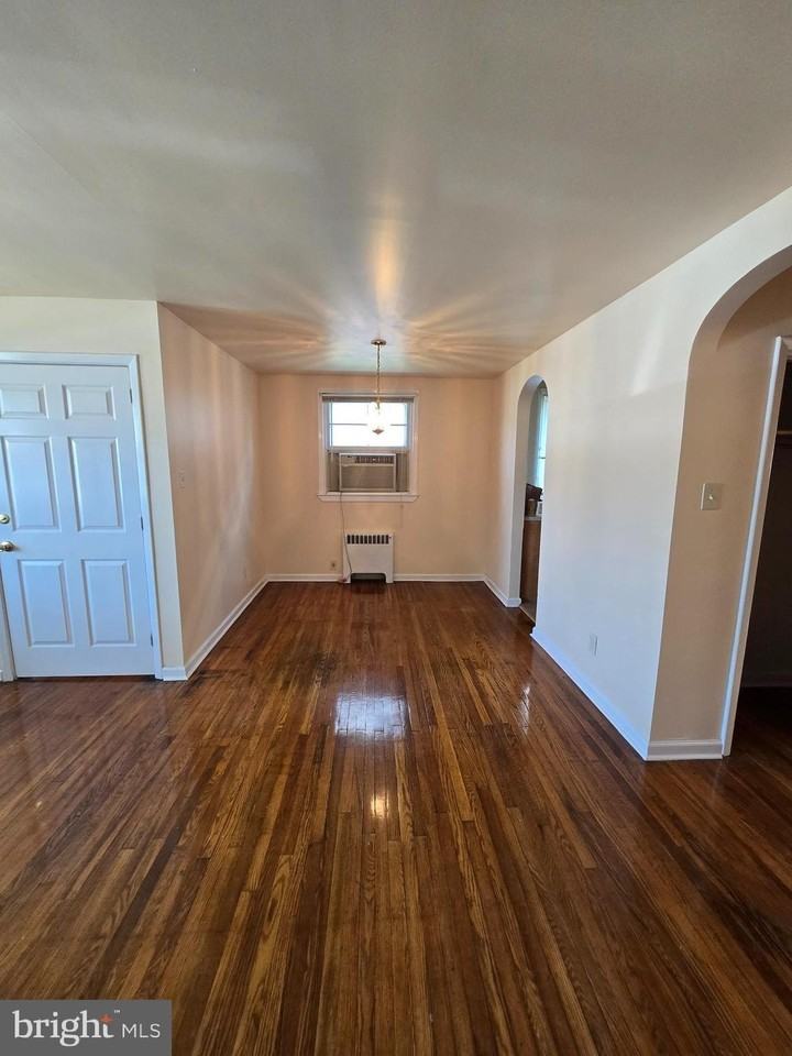 162 W Cheltenham Ave - Photo 6 of 10